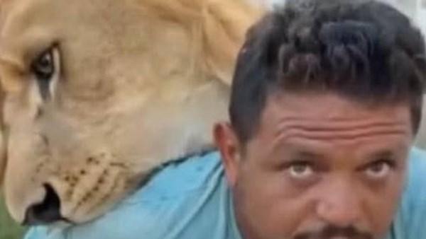 «مش أول مرة يعملها معاه».. النائب العام الليبي يأمر بحبس الشاب صاحب فيديو ترهيب العامل المصري