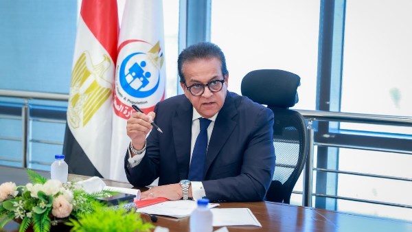 الدكتور خالد عبدالغفار وزير الصحة