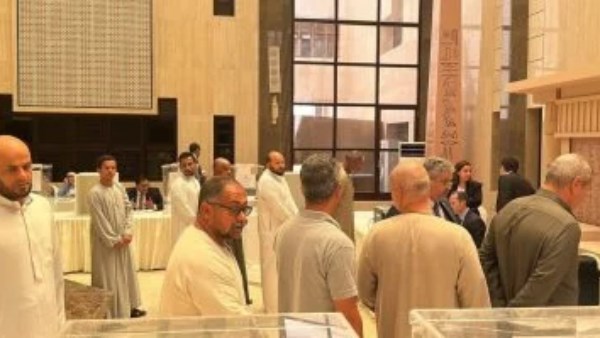 غلقون التصويت في اليوم الأول