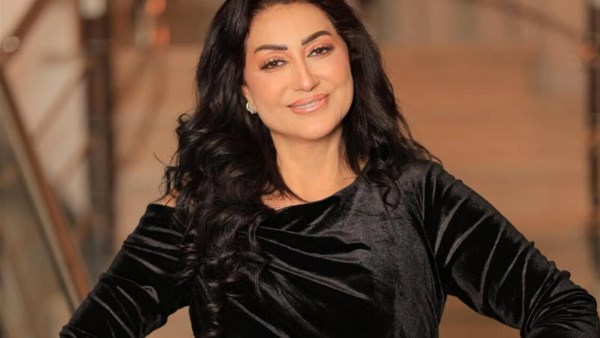  الفنانة وفاء عامر