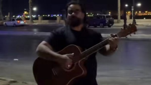 أنا بشحت بالجيتار
