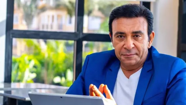 الإعلامي عاطف كامل
