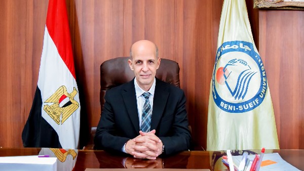 دكتور طارق على رئيس جامعة بني سويف 