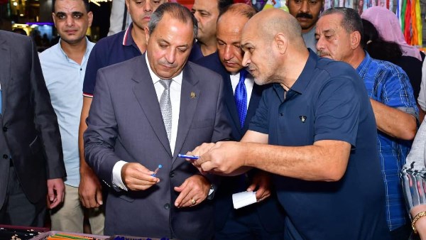 محافظ بورسعيد واحد التجار محافظ بورسعيد واحد التجار