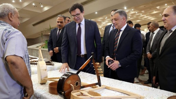 وزير ثقافه ومحافظ الاسماعيلية 