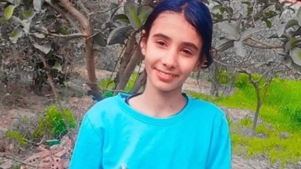 الطفله 