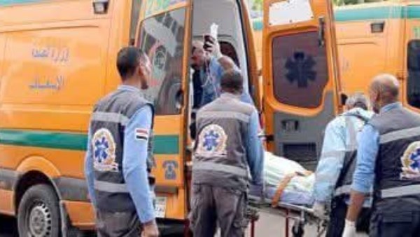 إصابة 4اسخاص في حادث تصادم سيارة ملاكي 