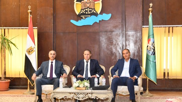 الأستاذ كامل علي غطاس سكرتير عام المحافظة، الندوة التوعوية حول "أهمية استخدام التكنولوجيا