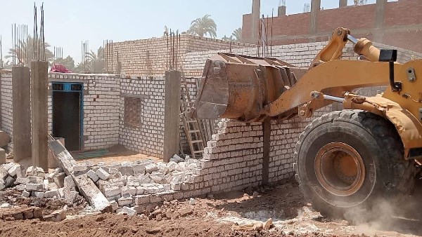 ازالة حالات تعد علي الأراضي الزراعية