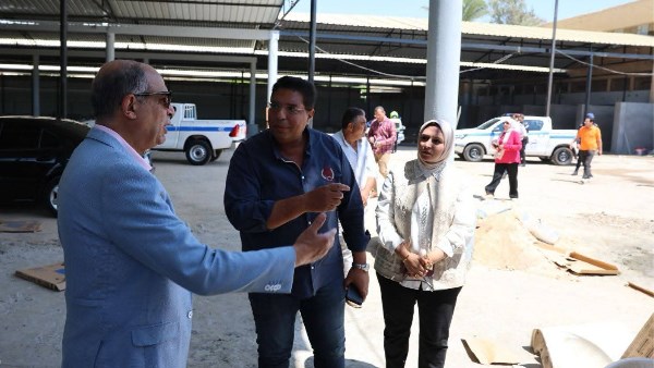 محافظ المنيا يتابع الأعمال الانشائية بمجمع المواقف