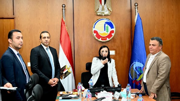 جاكلين عازر محافظ البحيرة 