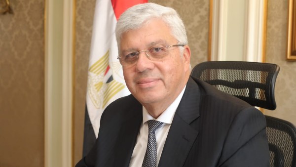 أيمن عاشور