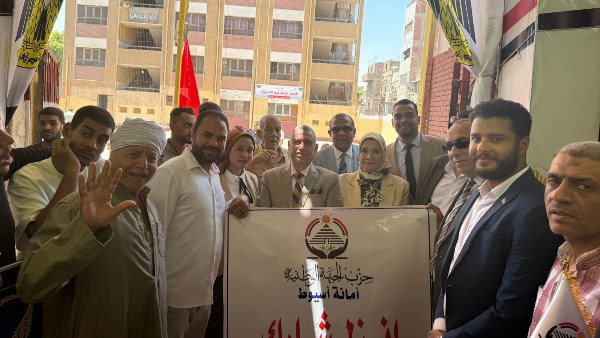 أمين "الجبهة الوطنية" بأسيوط يحشد الجماهير لدعم مرشح الحزب عمرو أبو العيون 