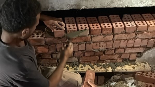 محافظة الجيزة تغلق فتحات أسفل الكباري