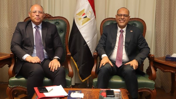 وزير العمل وسفير مصر في الكويت