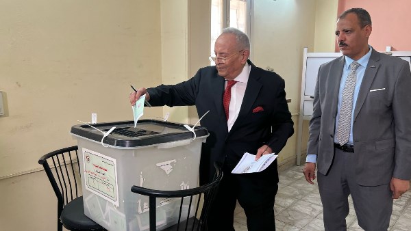 المستشار بهاء أبو شقة وكيل مجلس الشيوخ يدلي بصوته بالانتخابات 