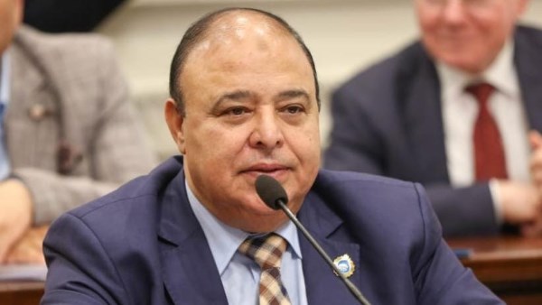 النائب الدكتور حسين خضير رئيس لجنة الصحة بمجلس الشيوخ