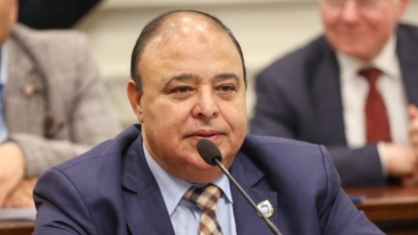 النائب الدكتور حسين خضير رئيس لجنة الصحة بمجلس الشيوخ