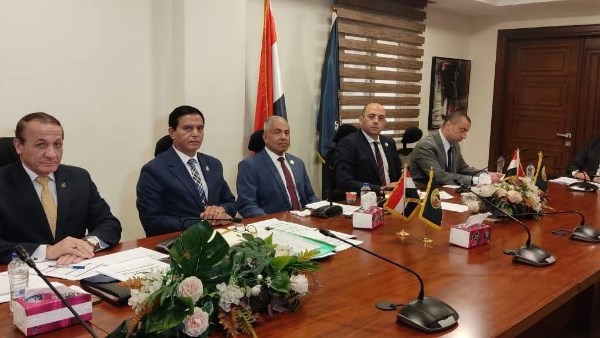 جانب من الاجتماع جانب من الاجتماع
