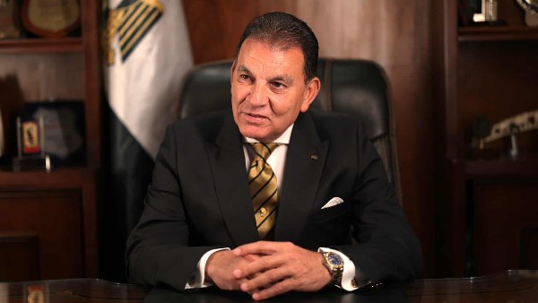  اللواء حاتم باشات