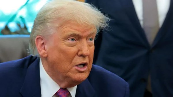  الرئيس الأمريكي، دونالد ترامب