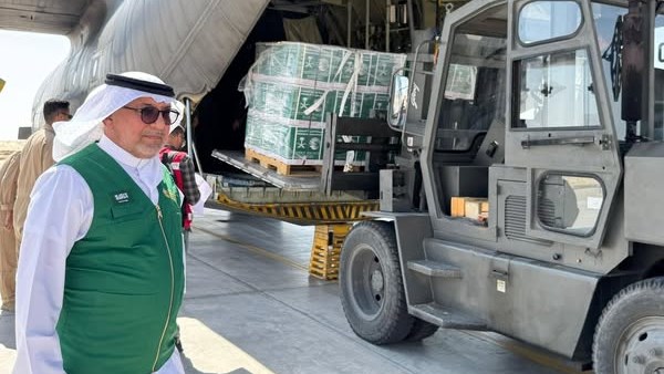 طائرة الإغاثية السعودية الـ 59