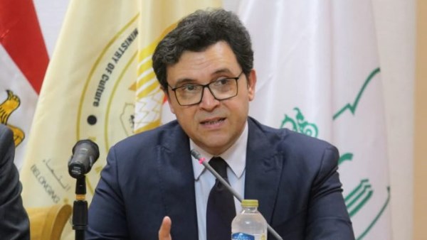 لقاء مع الدكتور أحمد فؤاد هَنو وفتيات البرنامج الرئاسي 