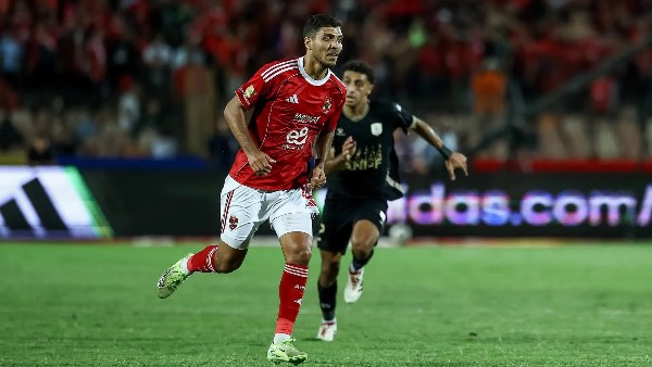 محمد شريف - لاعب الأهلي