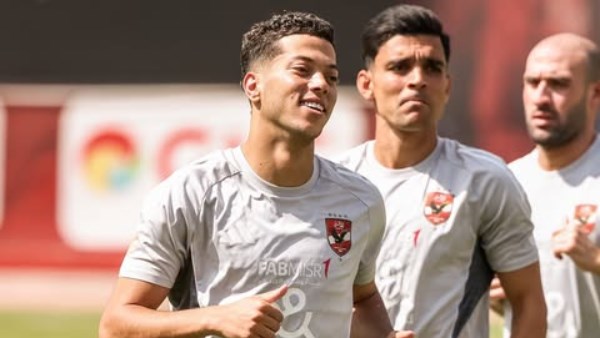 لاعب الأهلي إمام عاشور