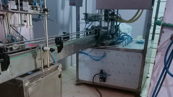 منشأة بالغنايم تعبئ مياه معدنية مقلدة لعلامات تجارية شهيرة