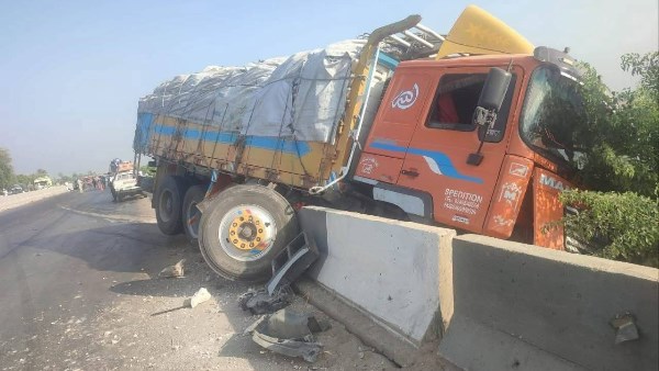 حادث أسيوط على طريق منفلوط - أسيوط الزراعي