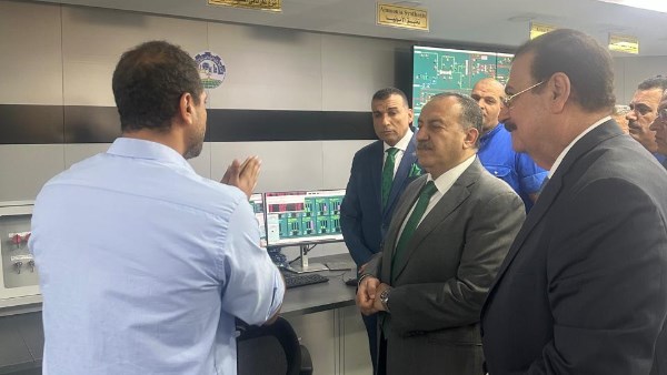 محافظ أسيوط برفقة رئيس شركة أبو قير للأسمدة