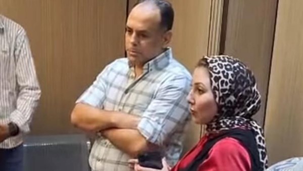الاستاذة دينا جمال و مدير بنك الدم بفاقوس 