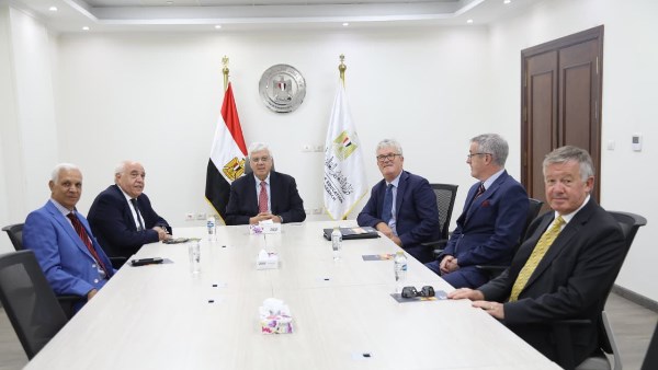 جامعة المستقبل في مصر تجدد توقيع بروتوكول تعاون مع جامعة كورك الأيرلندية
