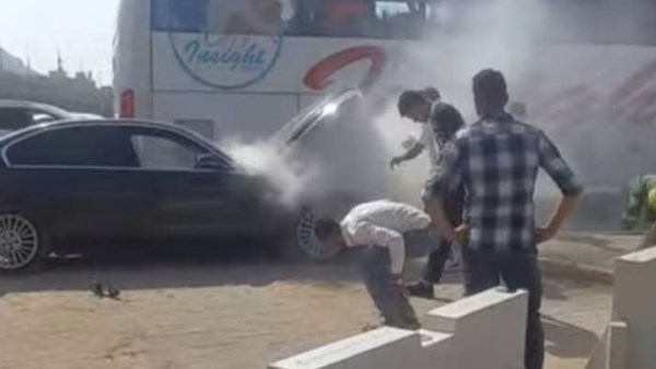 إحتراق سيارة الإعلامي أحمد شوبير بطريق صلاح سالم