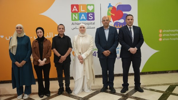 الدكتورة دينا أبو الخير في زيارة إنسانية لمستشفى الناس.. وتشيد بمستوي الخدمات الطبية المجانية