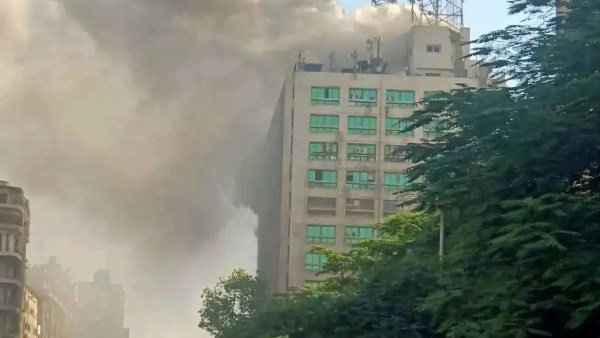 محافظة القاهرة: أدخنة سنترال رمسيس نتيجة تراكم الغبار بالأعمال الإنشائية محافظة القاهرة: أدخنة سنترال رمسيس نتيجة تراكم الغبار بالأعمال الإنشائية