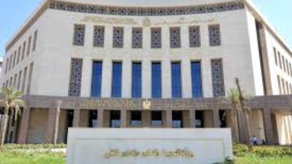 وزارة التعليم تقرر فصل الطالب المعتدى على معلم لمدة عام دراسى