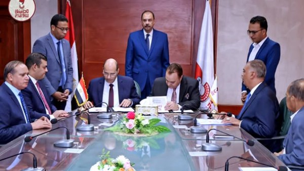 محافظ سوهاج يشهد توقيع بروتوكول التعاون مع البنك الأهلي المصري للتسويق للفرص الاستثمارية بالمحافظة وتعظيم الاستفادة منها محافظ سوهاج يشهد توقيع بروتوكول التعاون مع البنك الأهلي المصري للتسويق للفرص الاستثمارية بالمحافظة وتعظيم الاستفادة منها