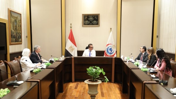 وزير الصحة يتابع ملف السياحة العلاجية