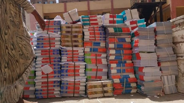 وصول الكتب المدرسية للمدارس استعدادا للعام الدراسي الجديد
