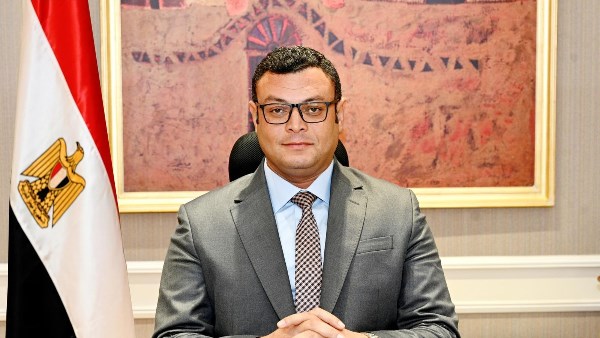 المهندس شريف الشربيني وزير الإسكان والمرافق والمجتمعات العمرانية