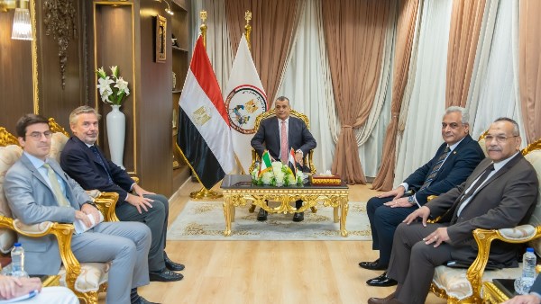 وزير الدولة للإنتاج الحربي يبحث مع السفير الإيطالي تعزيز التعاون الصناعي والعسكري 
