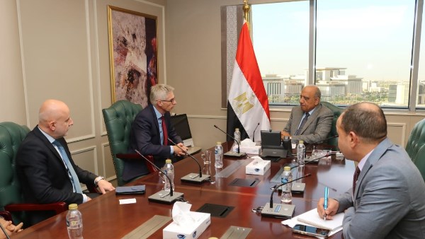 وزير الكهرباء والطاقة يبحث تعزيز التعاون مع شركة ABB لتطوير الشبكة الكهربائية وتحسين كفاءة الطاقة