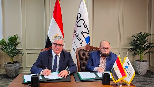 رئيس الهيئة العامة للمنطقة الاقتصادية لقناة السويس قام توقيع عقد إنشاء شركة “إنترلووب جروب للملابس الجاهزة ; INTERLOOP Group الباكستانية