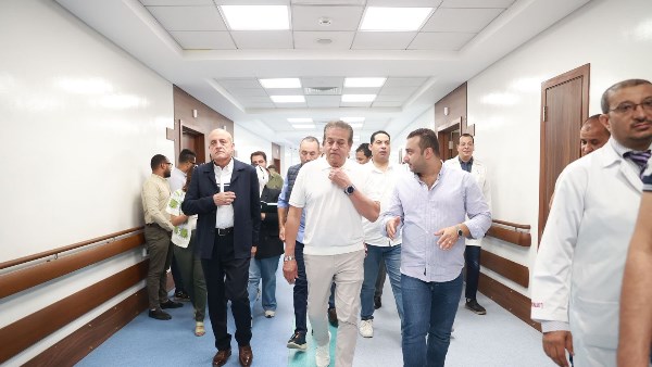 نائب رئيس مجلس الوزراء وزير الصحة يرافقه محافظ الأقصر يتفقدان عدد من المنشآت الطبية بالمحافظة