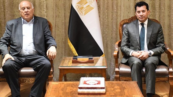 وزير الشباب والرياضة يلتقي نظيره الفلسطيني لبحث تعزيز التعاون الثنائي في المجالات الرياضية والشبابية