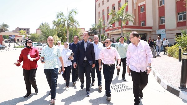 نائب وزير الصحة يتفقد المنشآت الصحية بمركز ملوي بالمنيا لتعزيز جودة الخدمات