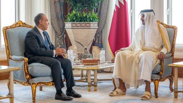  وزير الخارجية ينقل رسالة تضامن ودعم من فخامة الرئيس إلى أخيه أمير دولة قطر الشقيقة