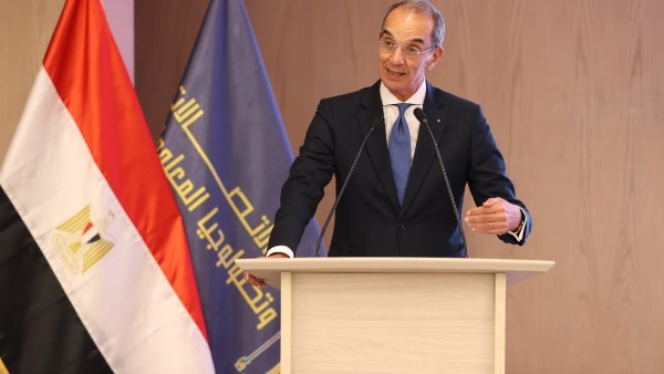 الدكتور عمرو طلعت وزير الاتصالات وتكنولوجيا المعلومات